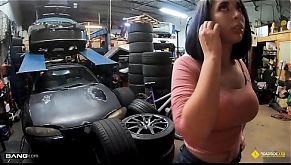 Roadside - Horny Roadside Assistance Fucks Busty Latina