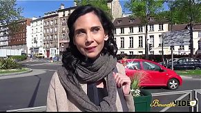 Elise prof mature baisée par le surveillant du collège