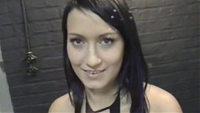 Прекрасный минет от первого лица от симпатичной брюнетки