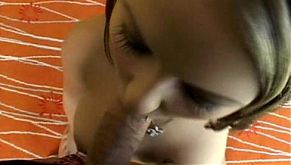 Красивая Джулия в порно от первого лица