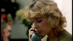 Молодая медсестра сосет член зрелого