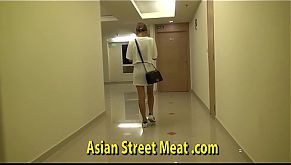 Очень глубоко вставил азиатской даме