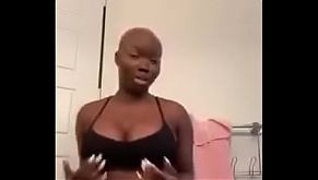 Maria mobile et son petit ami