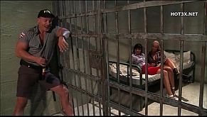 Flics.Cochons(01h25m37s-01h36m19s)