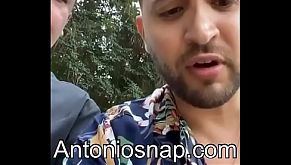 ديوث عربي خنيث ينتاك هو و زوجته و يندعس شرفهم