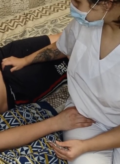 Домашняя врачиха с большой задницей трахнулась с пациентом